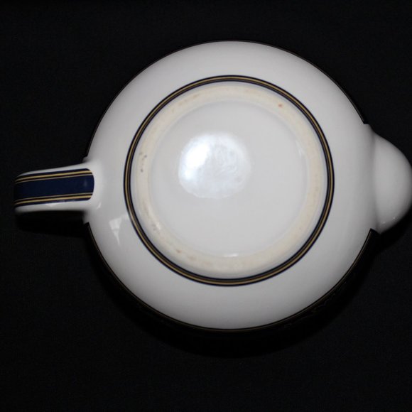 Vintage Tetley 4 Cup Teapot | Made in England by Kilncraft - Picture 11 of 14